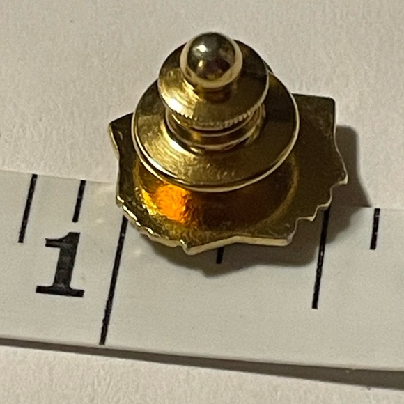 Vintage VFW Ladies Auxiliary 10K Gold Yellow Enamel lapel pin - Picture 8 of 9